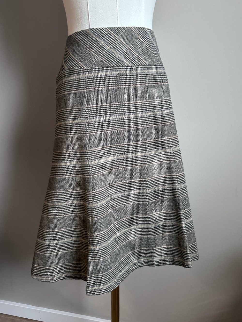 RW&CO. Grey Plaid A-Line midi Skirt preppy a academia neutral fall work